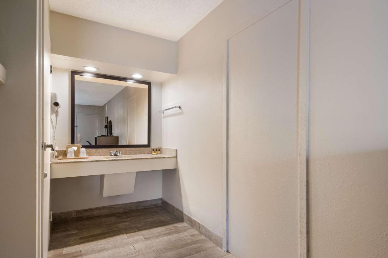 Surestay Hotel By Best Western St Pete Clearwater Airport Dış mekan fotoğraf